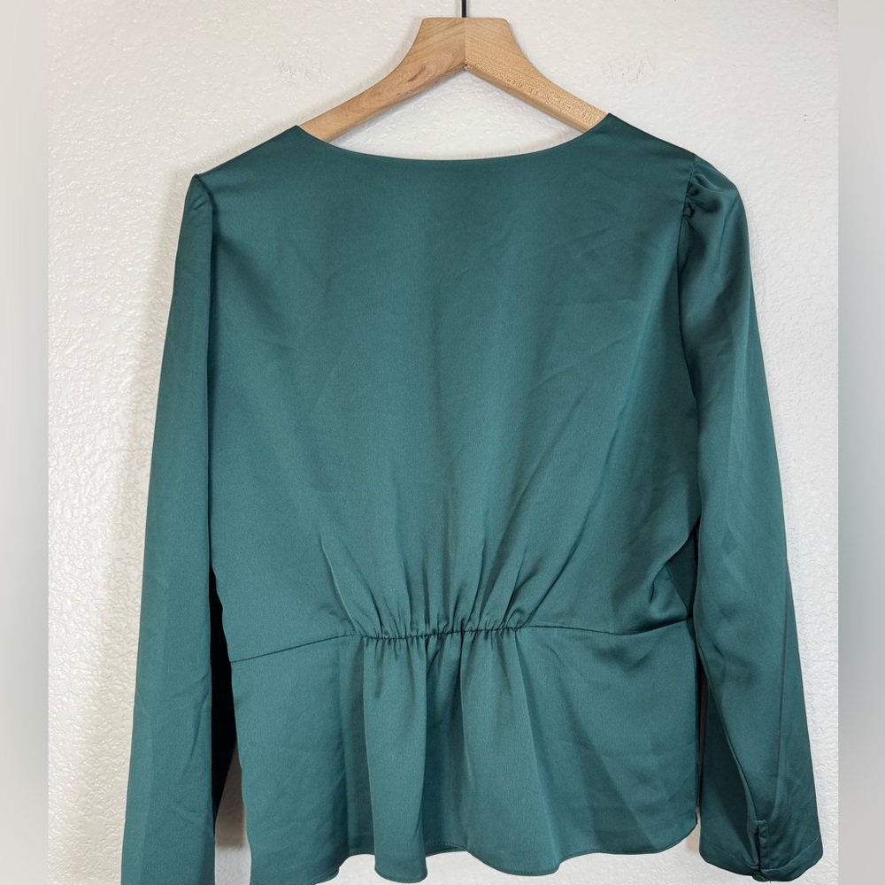 J Crew Green Long Sleeve Peplum Button Front Satin Crepe Blouse Top size 12 - Picture 4 of 8